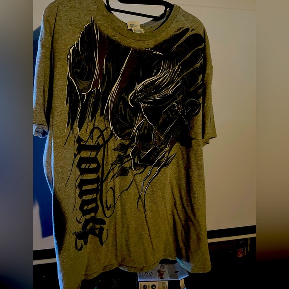 T-shirts - Picture 2 of 3